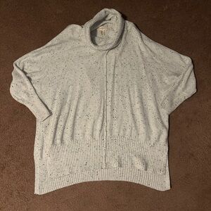 Jessica Simpson- Sweater​​​​​​​​​